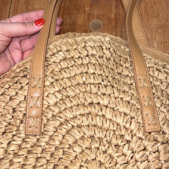 Woven Straw and Faux Leather Handbag - Picture 3 of 5